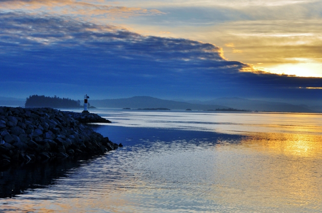 BLUE AND GOLDEN SUNRISE Sidney, British Columbia Canada