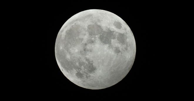 Full Moon 10-18-13 Cambridge, Ontario Canada