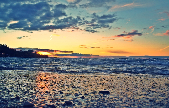 tonites beach sunset Sarnia, Ontario Canada