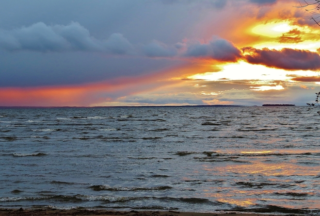 Closer look at unusual sunset. North Bay, Ontario Canada