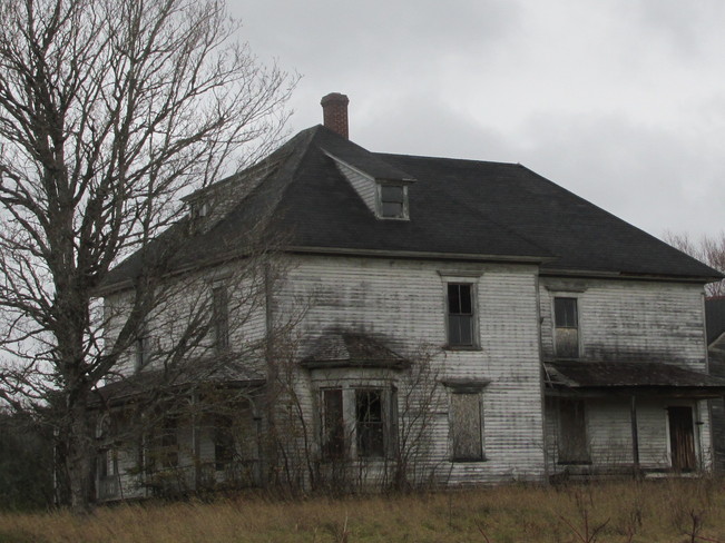 This old house .. seen it's days Turtle Creek, New Brunswick Canada