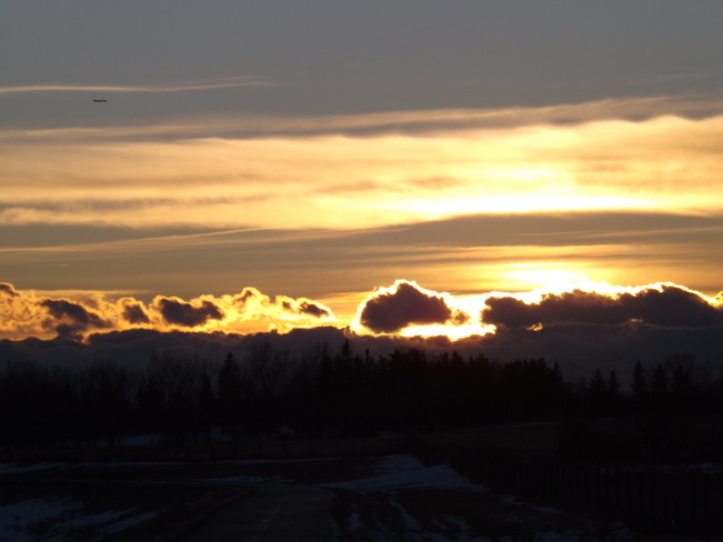 Chinook Sunset Chestermere, Alberta Canada