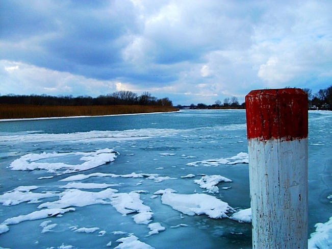 Icy Cold North Ridge, Ontario Canada