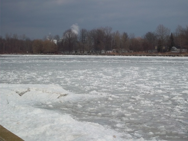 four pic ice jam at the mouth of the grand river at erie Dunnville, Ontario Canada