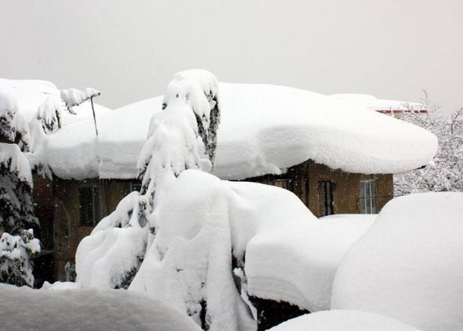 Heavy snow in the northern iran 