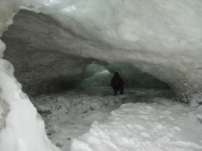 Beautiful Ice Caves Crystal Beach, Ontario Canada