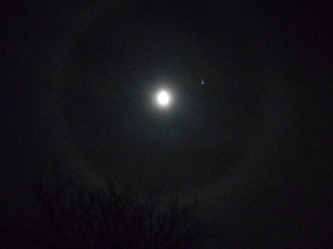 A ring around the moon 