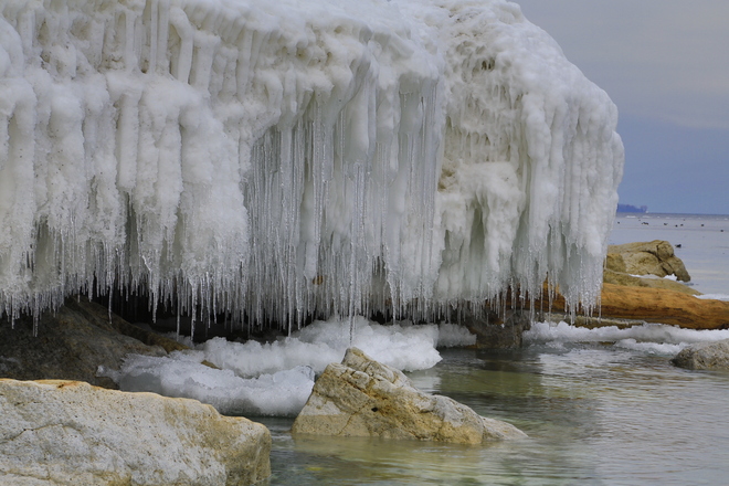 Ice stalactites Toronto, Ontario Canada