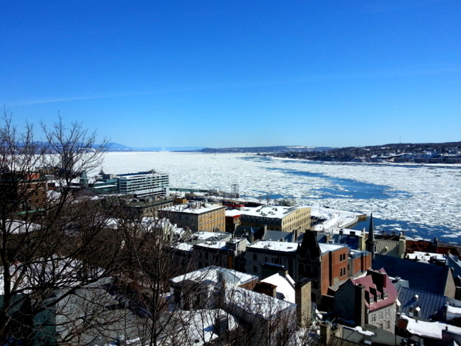 Le fleuve St-Laurent et ses glaces Québec, Quebec Canada