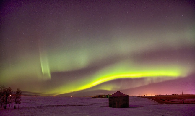 aurora on Feb 19 Calgary, Alberta Canada