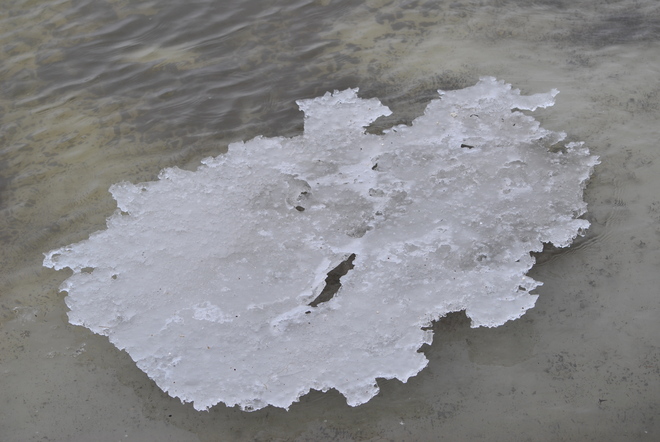 L'eau entre deux glaces ... Chambly, Quebec Canada
