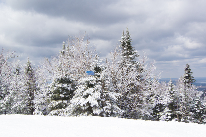 Paysage d'hiver en ce samedi pascal Sutton, Quebec Canada