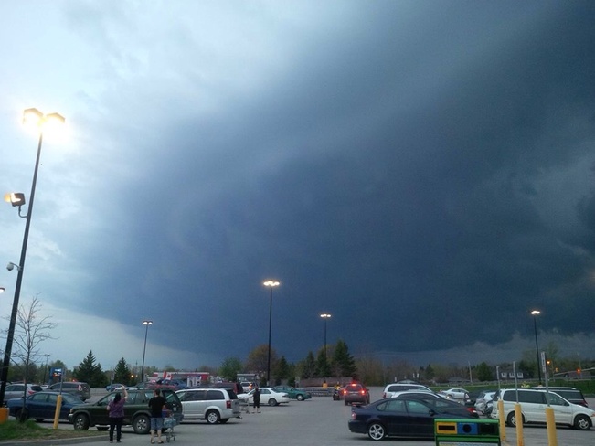 shelf cloud rolling in Peterborough, Ontario Canada