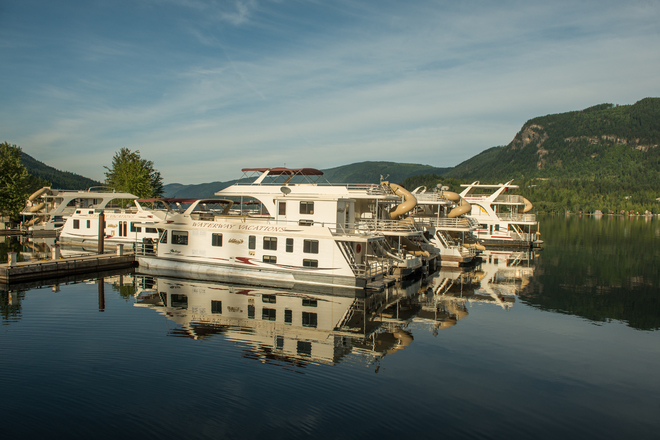 Gorgeous morning Waterway Houseboat Vacations, Mervyn Road, Sicamous, BC