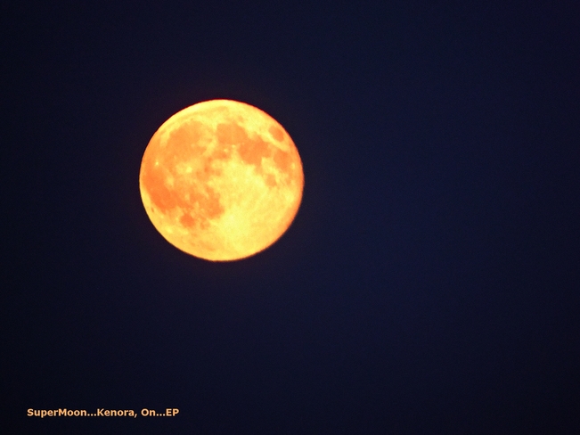 A great looking super moon Keewatin, Kenora, ON