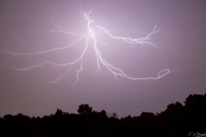 Awesome Lightning!!!! Port Elmsley, ON