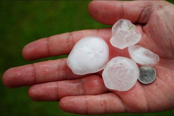 hail just now in fort mac Fort McMurray, Alberta Canada
