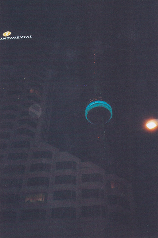 ufo or cn tower Toronto, ON