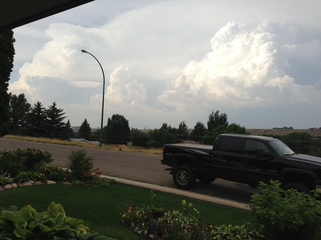 under severe thunderstorm warni Medicine Hat, Alberta Canada