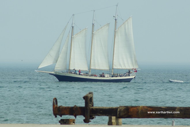Port Dover Fish Tug "Ironfish" Snags Historic Mast Port Dover, ON