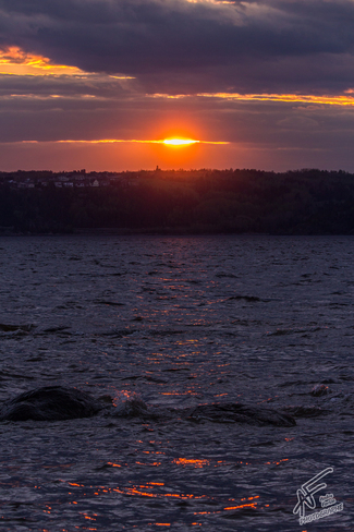 Coucher de soleil du 20 mai a la baie. Saguenay, QC