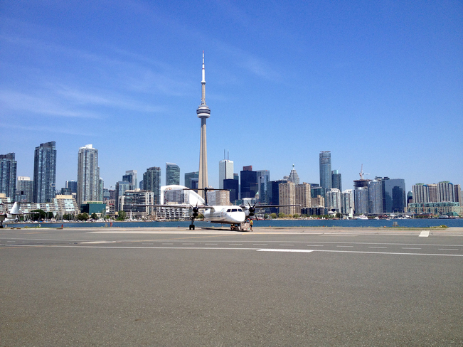 Porter and Toronto Billy Bishop Toronto City Airport, Eireann Quay, Toronto, ON