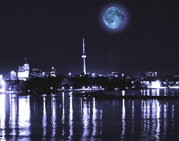 Full moon Toronto, ON