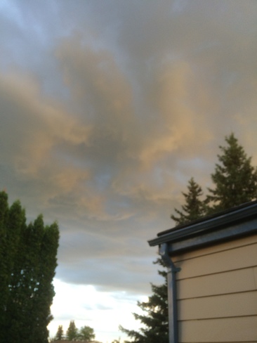 Weird clouds Morinville, AB