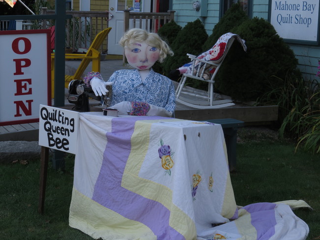 Quilting Queen Bee Mahone Bay, NS