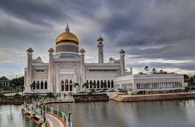 Oldest mosque in Bandar Seri Begawan - Brunei Jln Elizabeth Dua, Bandar Seri Begawan BS8711, Brunei
