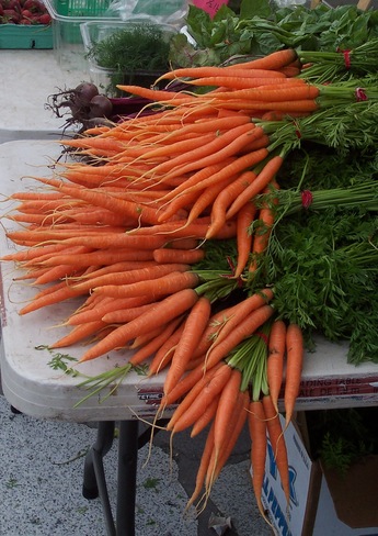 Carrots @ market stall Coquitlam, BC