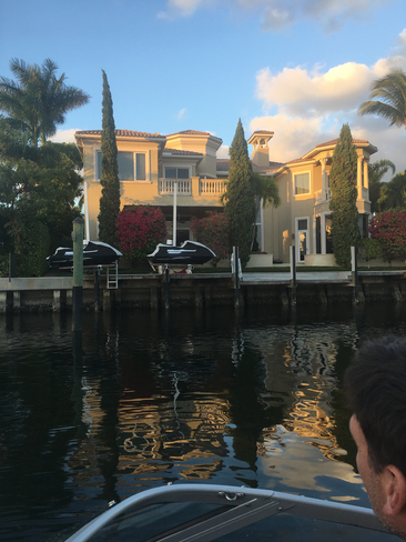 Belle maison vue du canal Boynton Beach, Floride, US