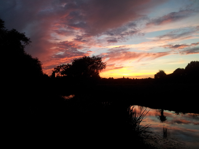 sunset Weston on Avon, Warwickshire, UKG