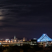Leve de lune sur Montreal