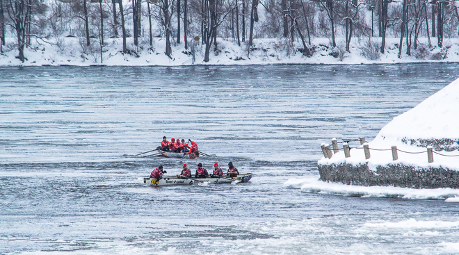 Canots a glace sur le fleuve Saint-Laurent Montréal, QC