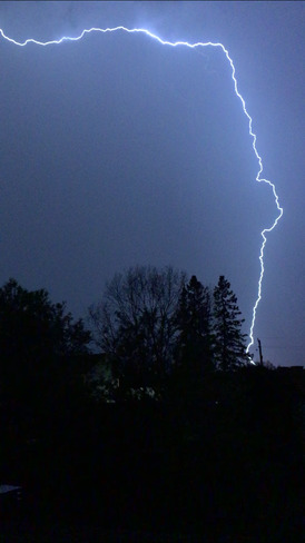 Thunderstorm/lightning Timmins, ON
