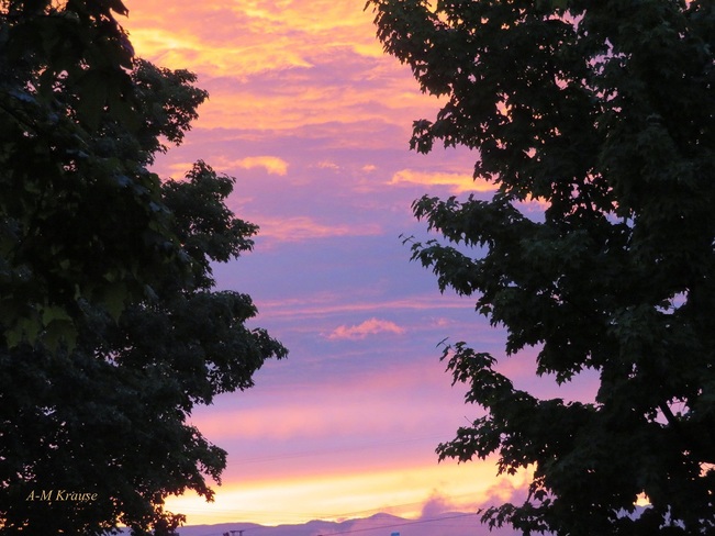 DiffÃ©rentes couleurs avec le coucher du soleil Saint-Pierre-de-la-Rivière-du-Sud, QC