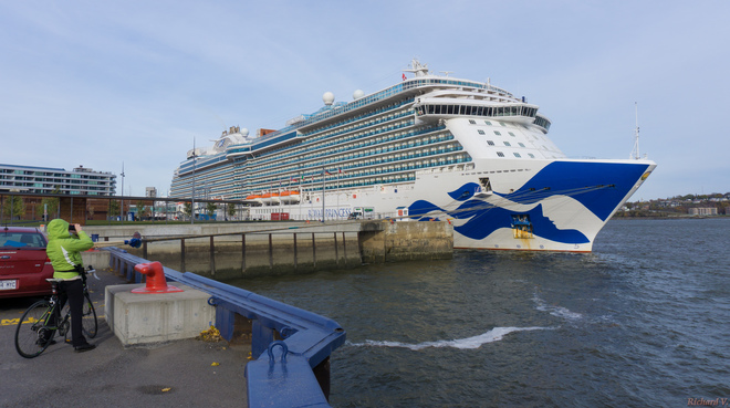 Un des derniers bateaux Ã  visiter QuÃ©bec en 2018 'Port de Québec, Québec, QC