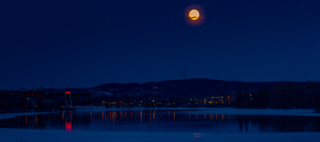 Lac des Nations et pleine lune Sherbrooke, QC