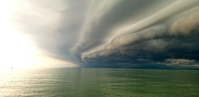 Lake Huron tstorm rolling in Bogies Beach, ON