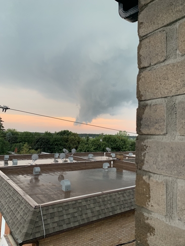 Formation d’une tornade Sainte-Anne-des-Plaines, Québec | J0N 1H0