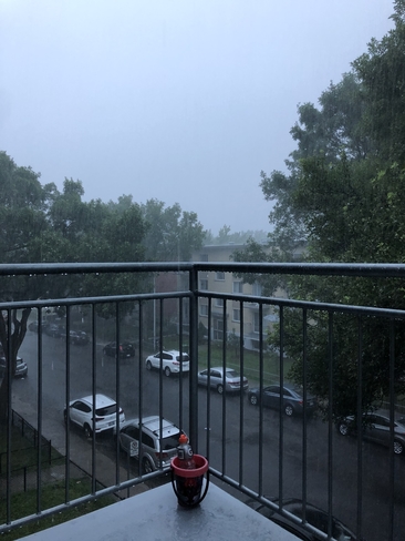 Pluie à Montréal à Martin Montréal, Québec | H1G 3R9