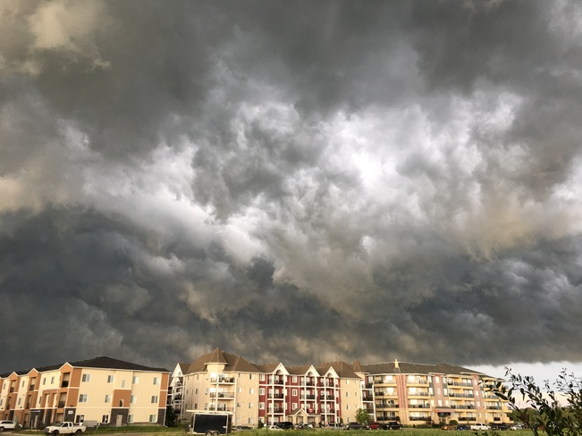 Super cell thunderstorm over Saskatoon. Niagara County, NY, USA