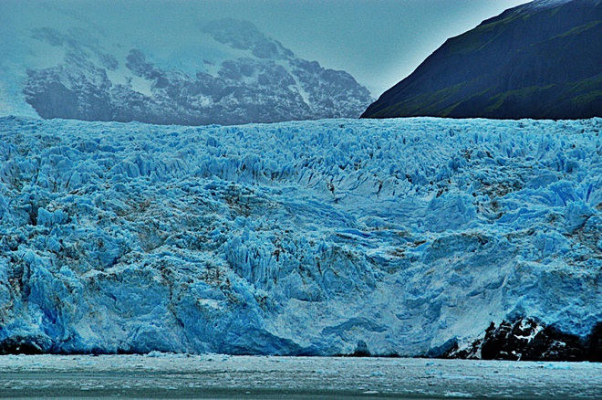 Why is this Glacier Blue? Chile