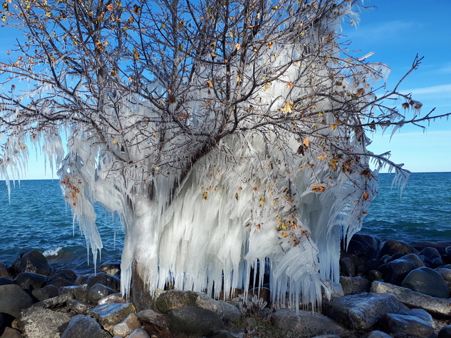 Cold waves off Georgian Bay Meaford, ON