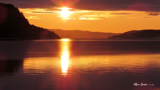 Lever du jour sur le Fjord de la Baie, Saguenay La Baie, Saguenay, QC