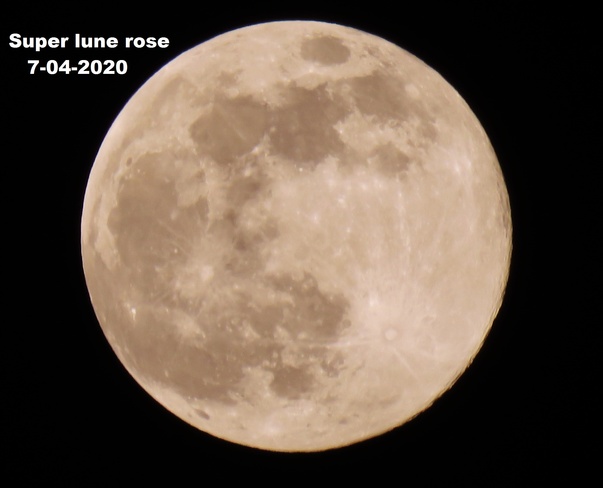 Super Lune Rose du 7 avril 2020 La Baie, Saguenay, QC