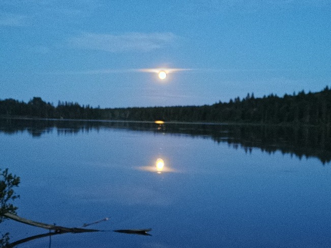 Lever de lune sur le lac Saint-Athanase, QC