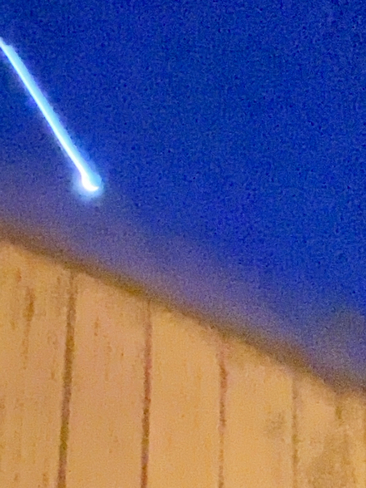 Vue le 15 aout 2020 a chertsey dans Lanaudière sa ressemble a une météorite