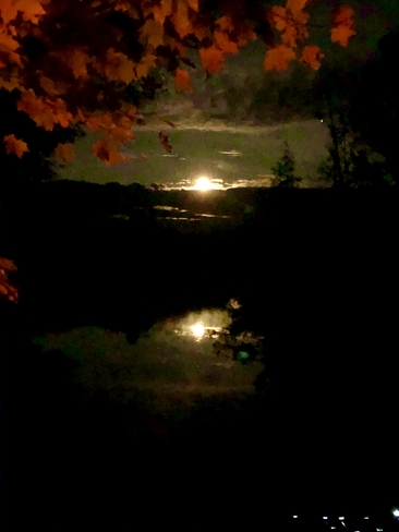Lune d’automne Bowman, Québec, CA